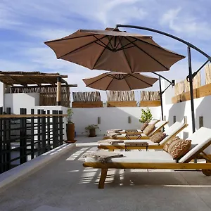 Zebrakaro Guest house